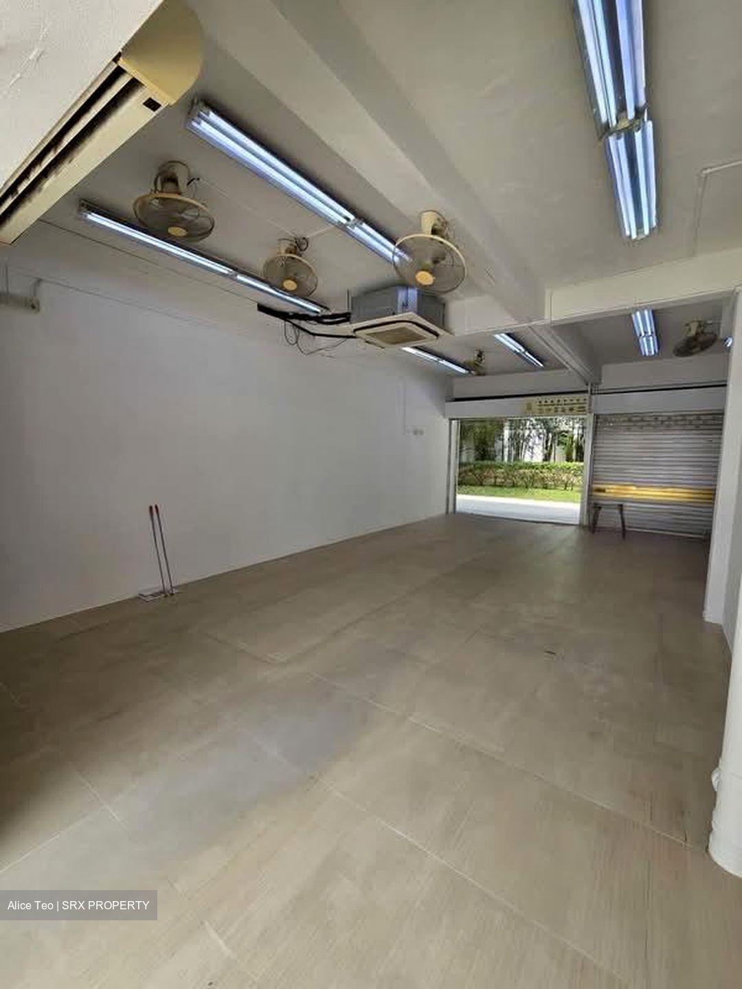 Upper Boon Keng Road (D14), Retail #544648581